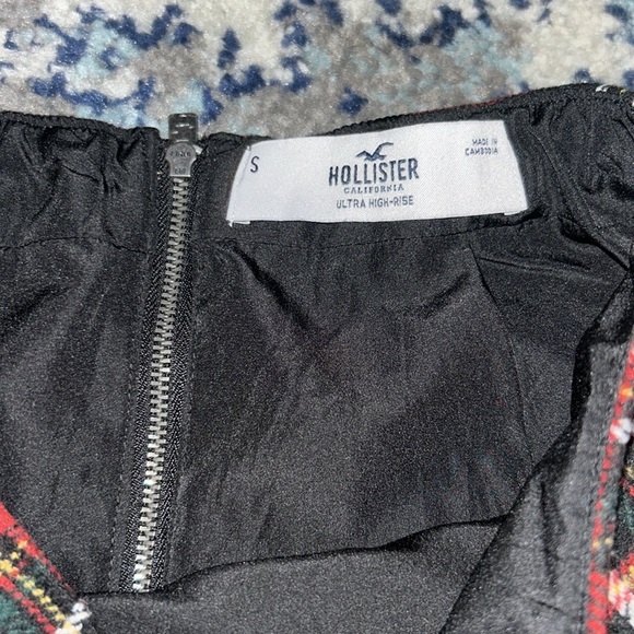 HOLLISTER ULTRA HIGH WAIST MINI SKIRT - Picture 3 of 3